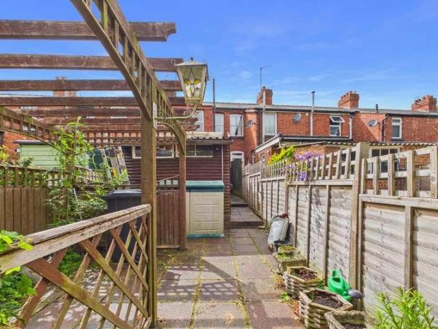 2 bed house for sale
