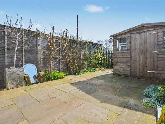 2 bed house for sale
