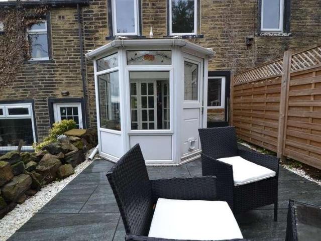 2 bed house for sale