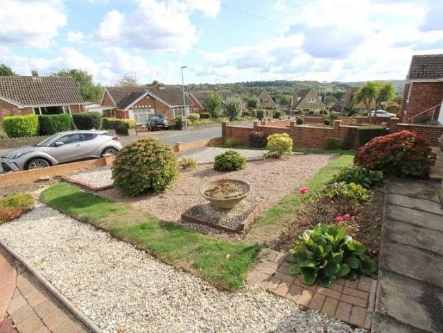2 bed house for sale