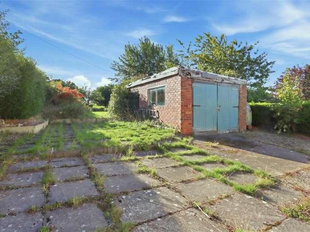 2 bed house for sale