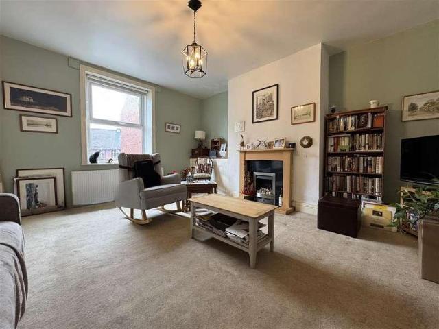 2 bed house for sale