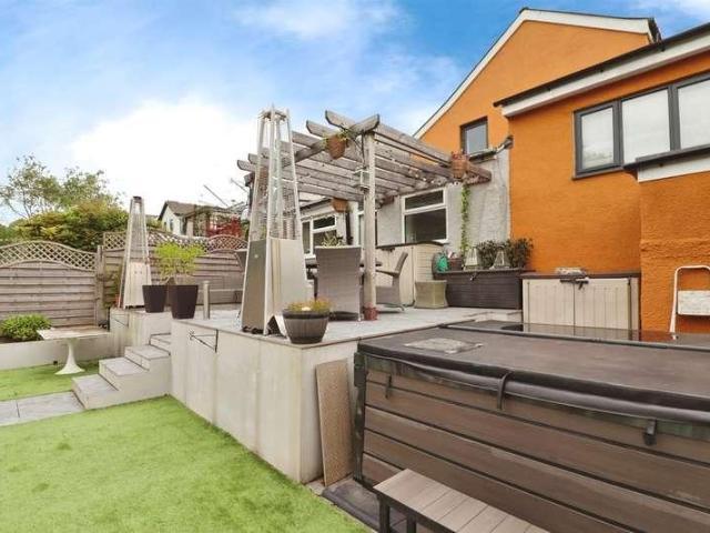 2 bed house for sale