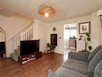 2 bed house for sale
