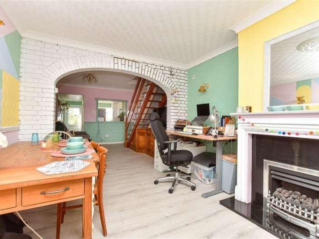2 bed house for sale