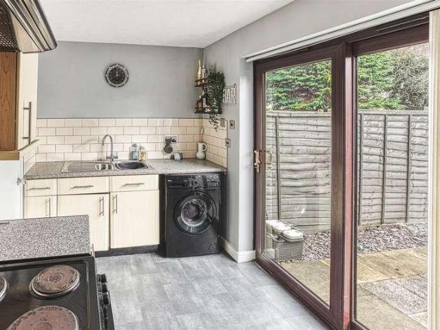 2 bed house for sale