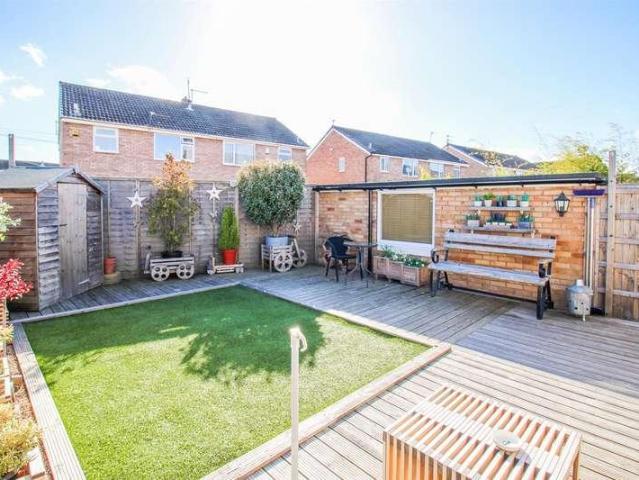 2 bed house for sale