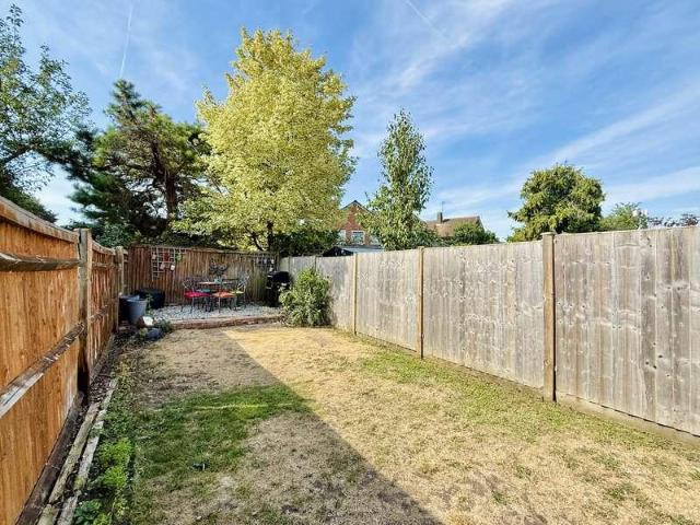 2 bed house for sale