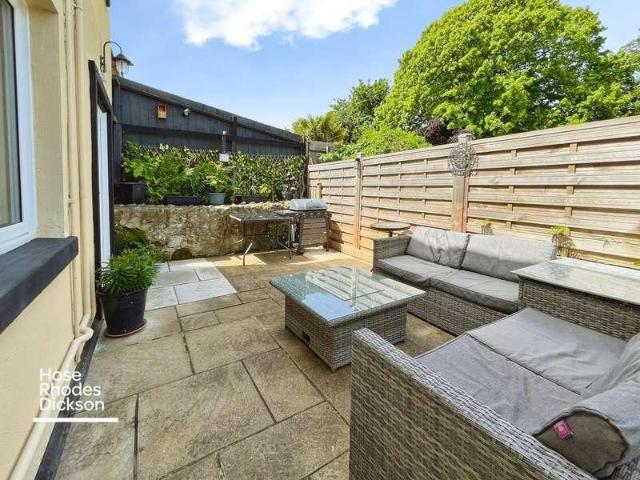 2 bed house for sale