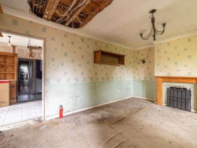 2 bed house for sale