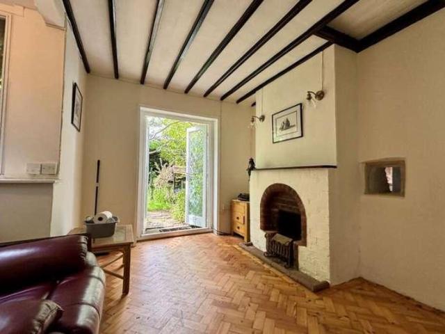 2 bed house for sale