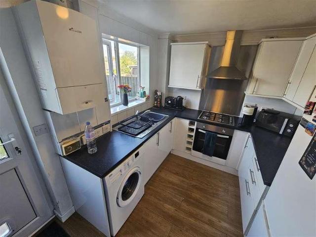 2 bed house for sale