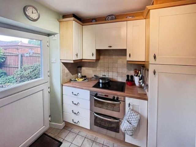 2 bed house for sale