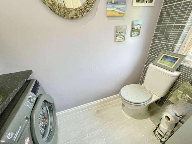 2 bed house for sale