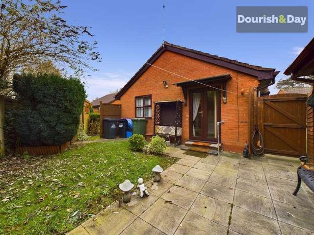 2 bed house for sale