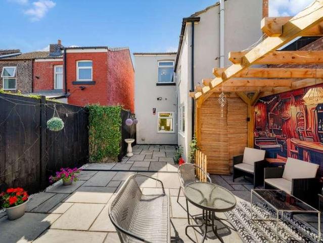 2 bed house for sale