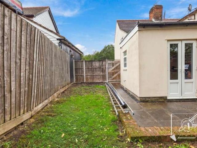 2 bed house for sale