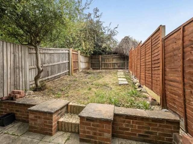 2 bed house for sale