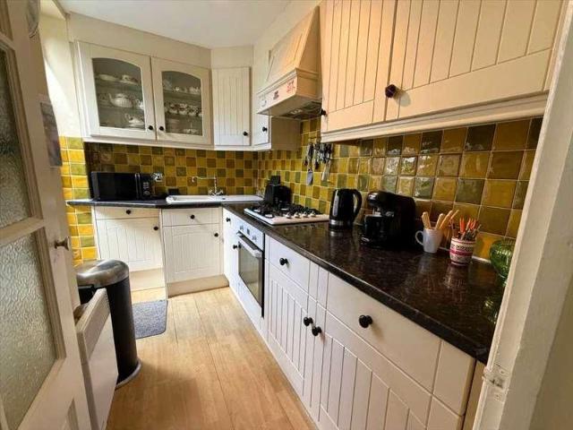 2 bed house for sale