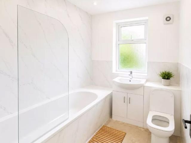 2 bed house for sale