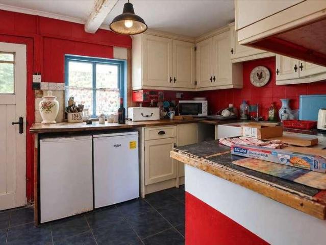 2 bed house for sale