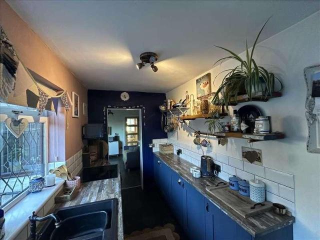 2 bed house for sale