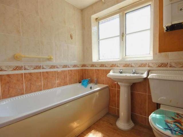 2 bed house for sale