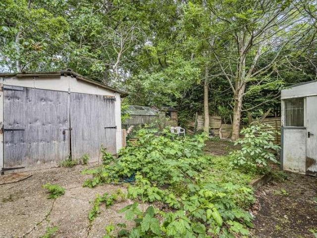 2 bed house for sale