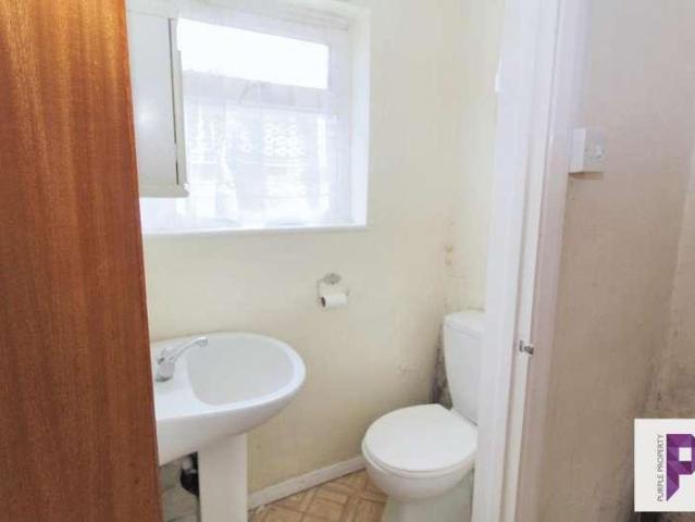 2 bed house for sale