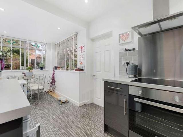 2 bed house for sale