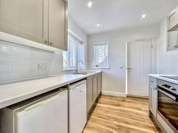 2 bed house for sale