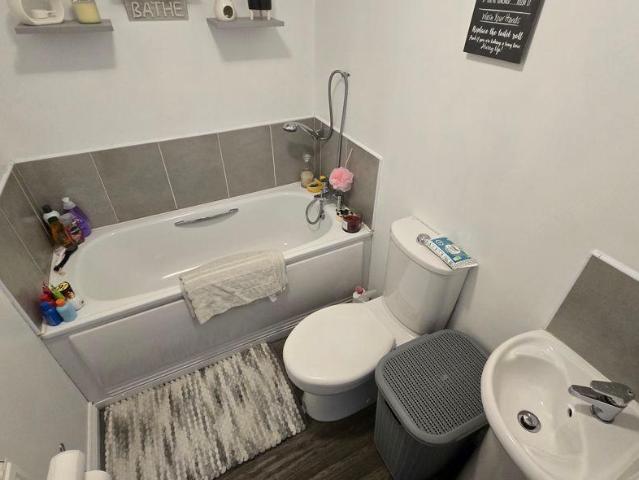 2 bed house for sale