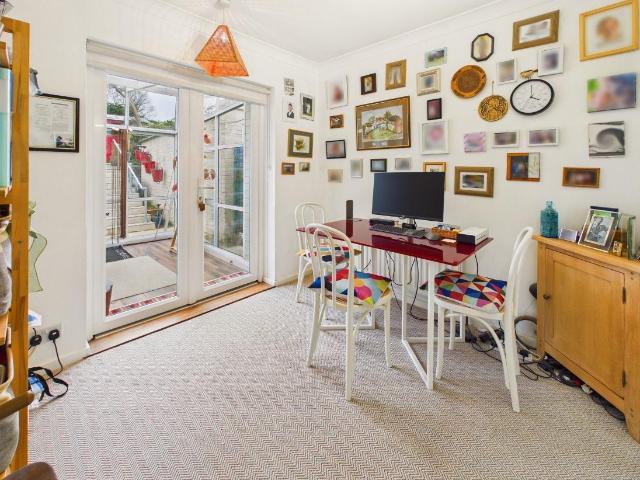 2 bed house for sale
