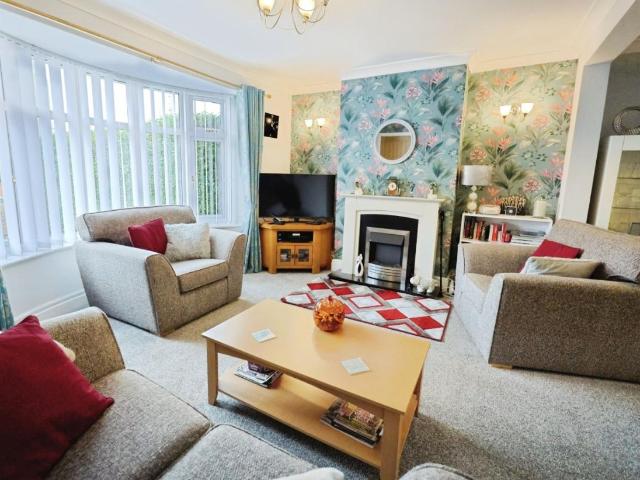 2 bed house for sale