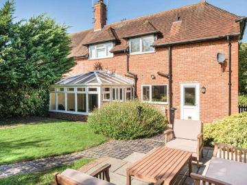 2 bed house for sale
