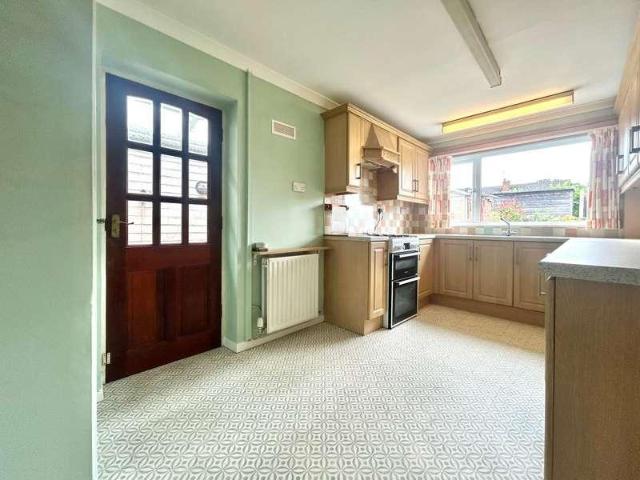 2 bed house for sale