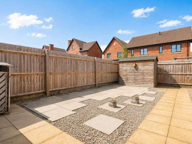 2 bed house for sale