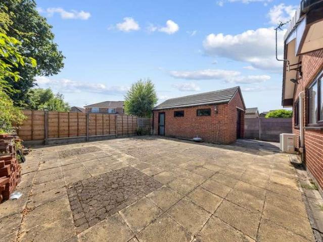2 bed house for sale