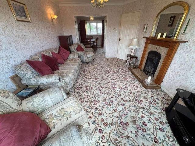 2 bed house for sale