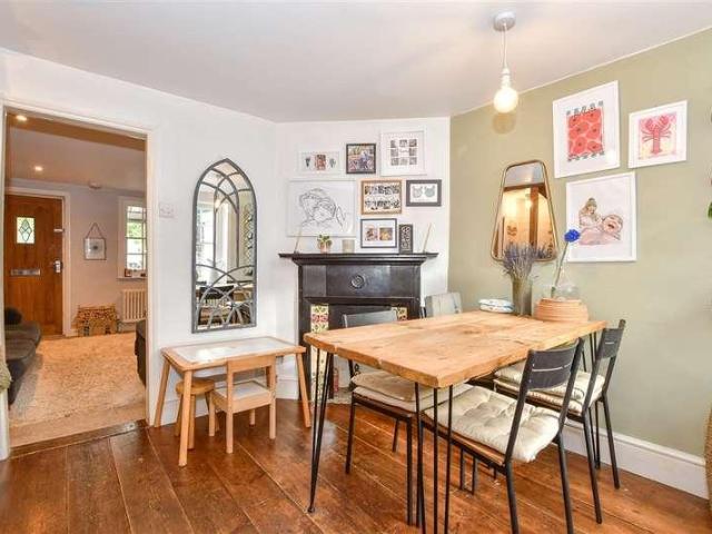2 bed house for sale