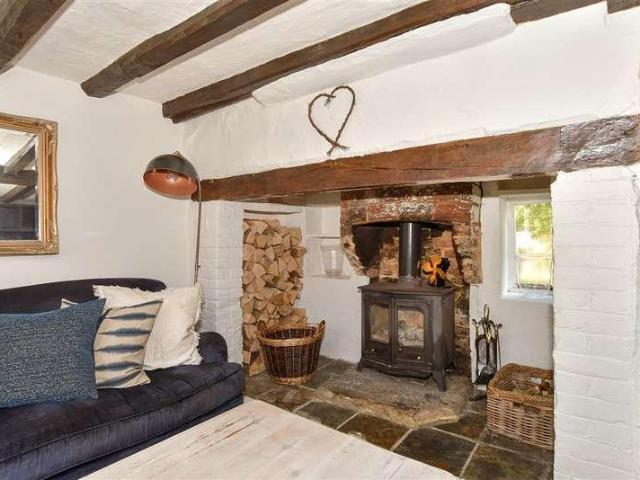 2 bed house for sale