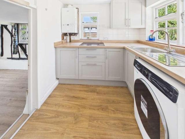 2 bed house for sale