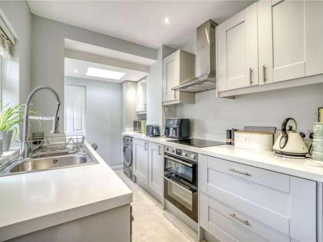 2 bed house for sale