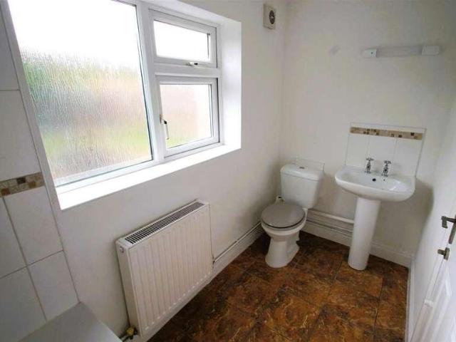 2 bed house for sale