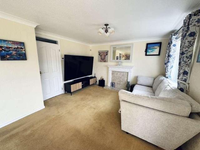 2 bed house for sale