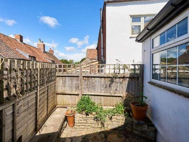 2 bed house for sale