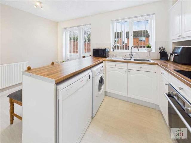 2 bed house for sale