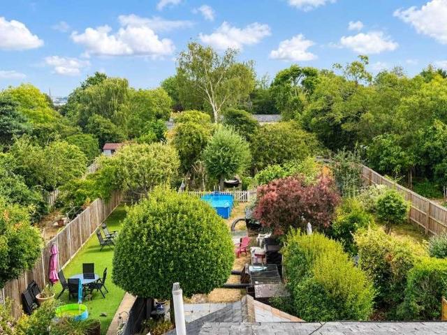 2 bed house for sale
