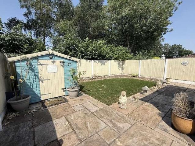 2 bed house for sale