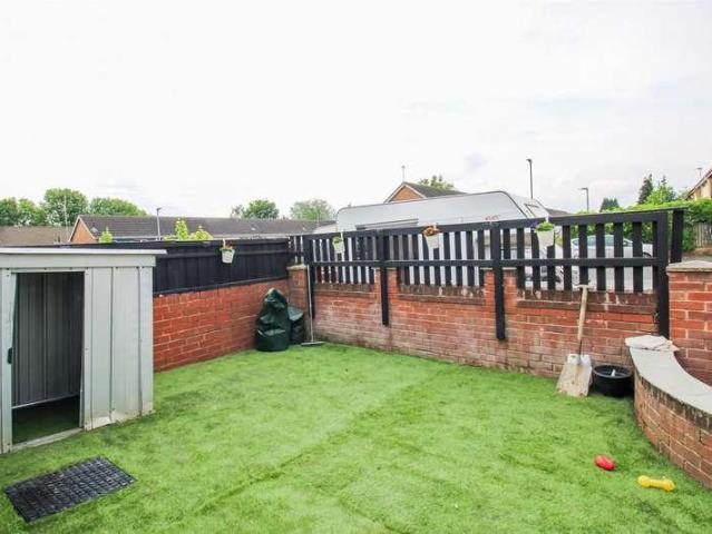 2 bed house for sale